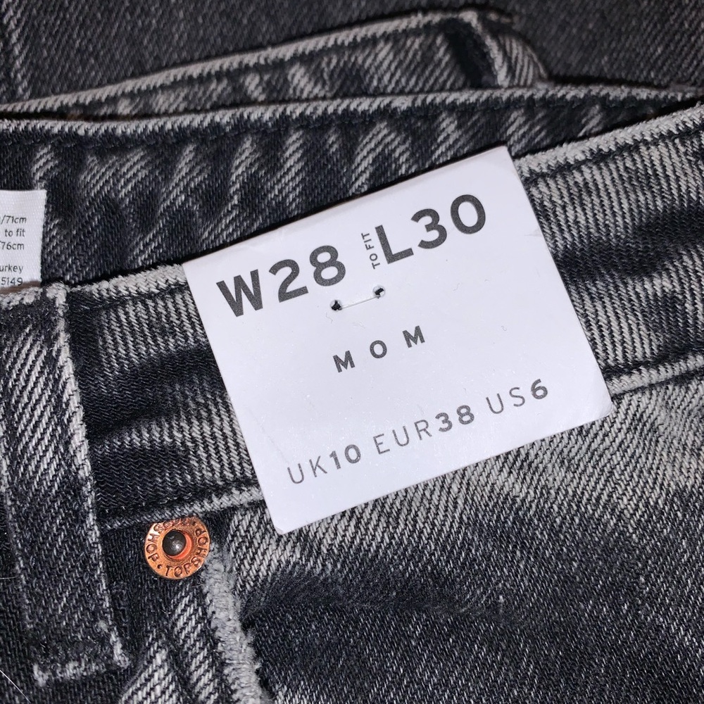 TOPSHOP High Waisted Mom Jeans Washed Black Tapered 28 x 30 - NWT - Picture 6 of 7